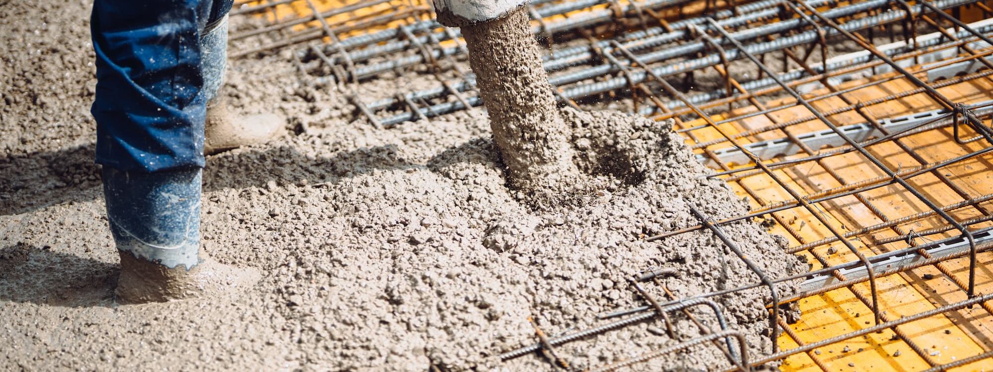 Pourquoi opter pour une dalle en béton armé dans une nouvelle construction ou rénovation ? Luré
