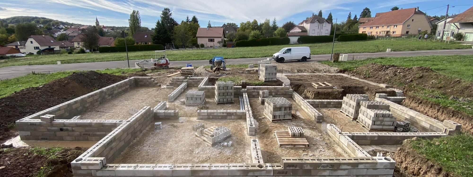 RODRIGUES_13 2000X750 | Rodrigues Père et Fils Maçonnerie générale : comment adapter les fondations à la nature du sol de votre terrain ? Bethoncourt