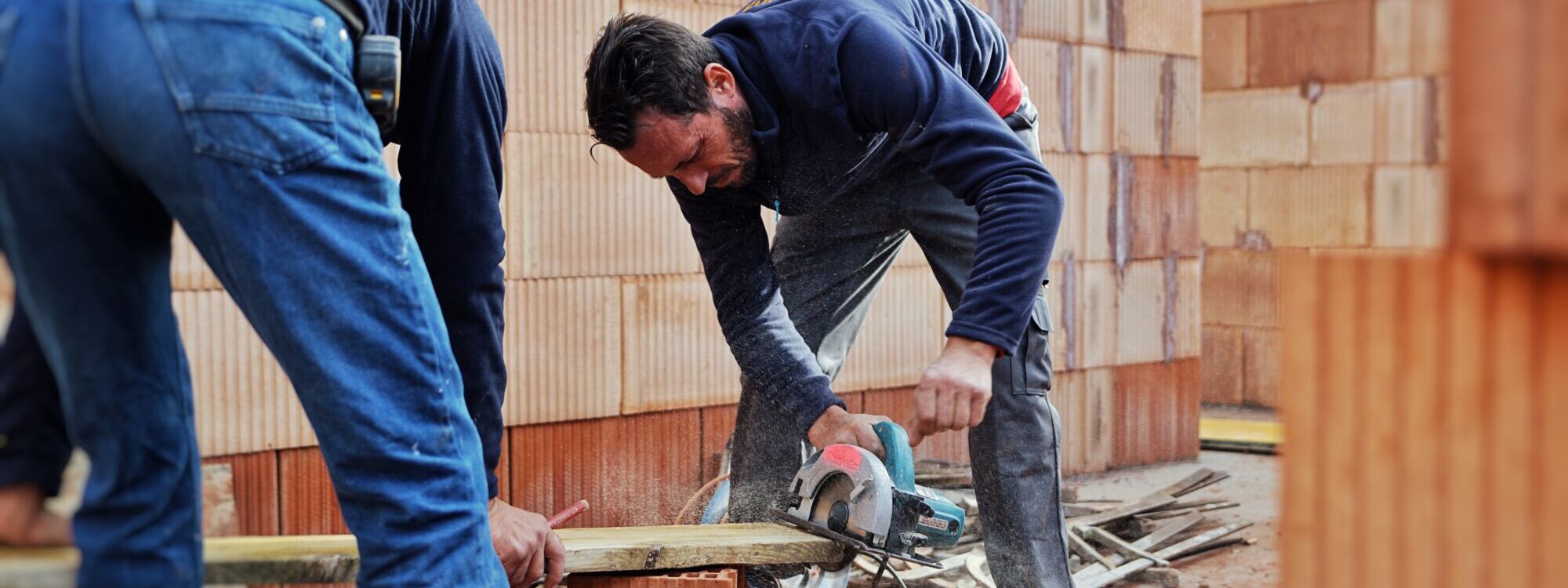 RODRIGUESPEREETFILS_27 2000X750 | Rodrigues Père et Fils Quels sont les critères essentiels pour réussir la construction d’un garage attenant ou indépendant ? Luxeuil-les-Bains